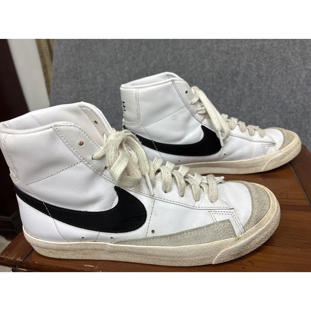 High Top Nike White Black    Sneakers 7.5  leather
